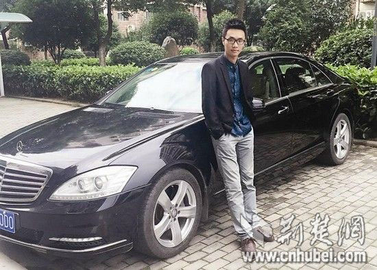 武漢科技大學鎮小龍:兩年掙得千萬資產成學生創業帶頭大哥 武漢科技大學鎮小龍:兩年掙得千萬資產成學生創業帶頭大哥