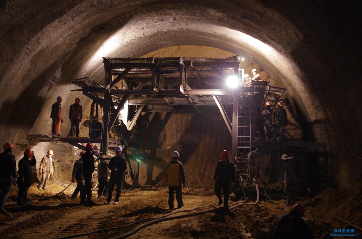 隧道工程專業(yè)承包資質(zhì)各等級(jí)對人員的要求？