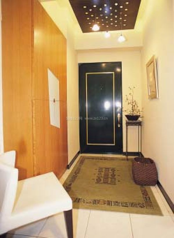 真省錢！簡約裝修打造大方玄關(guān)