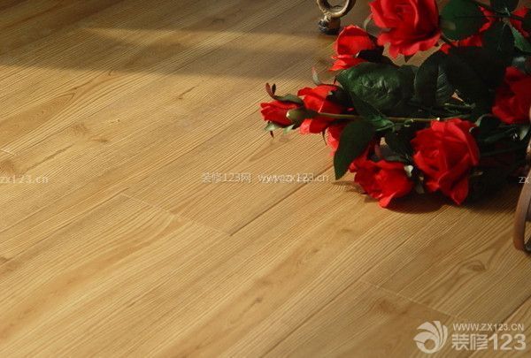 裝修公司負責的半包材料清單：地板裝修材料。